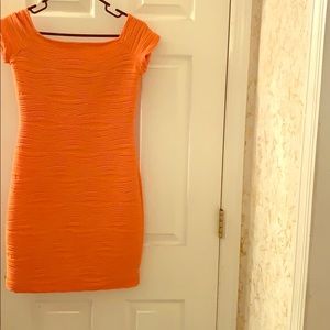 Very peachy or Coral bandage dress 🍑